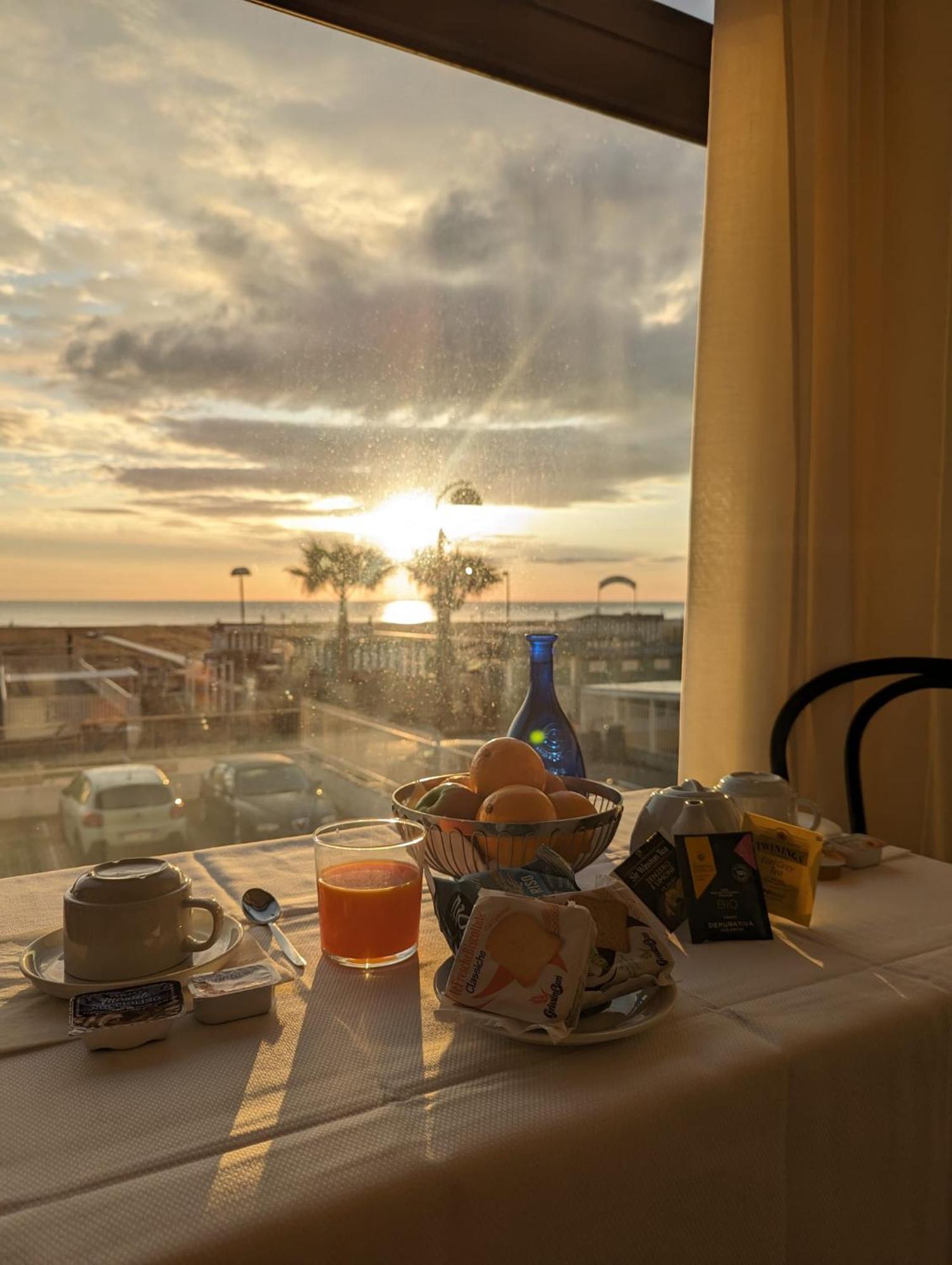 Grand Meeting Hotel Rimini Ngoại thất bức ảnh