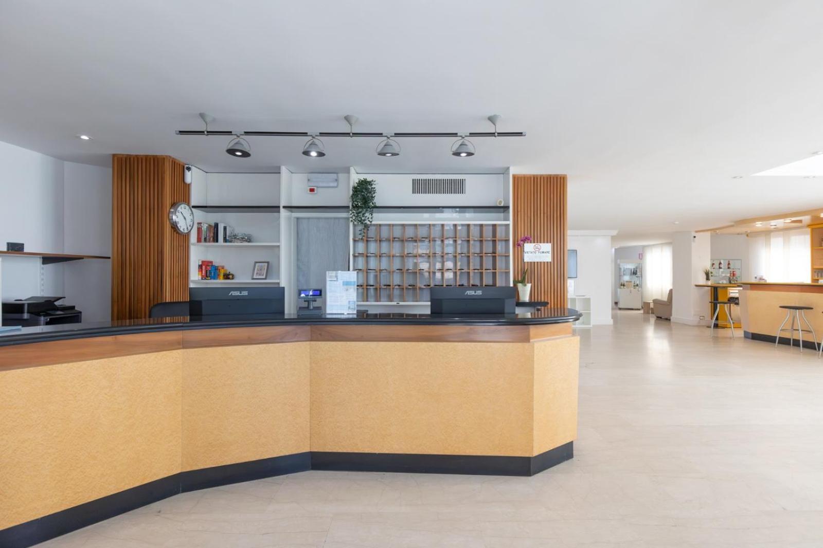 Grand Meeting Hotel Rimini Ngoại thất bức ảnh