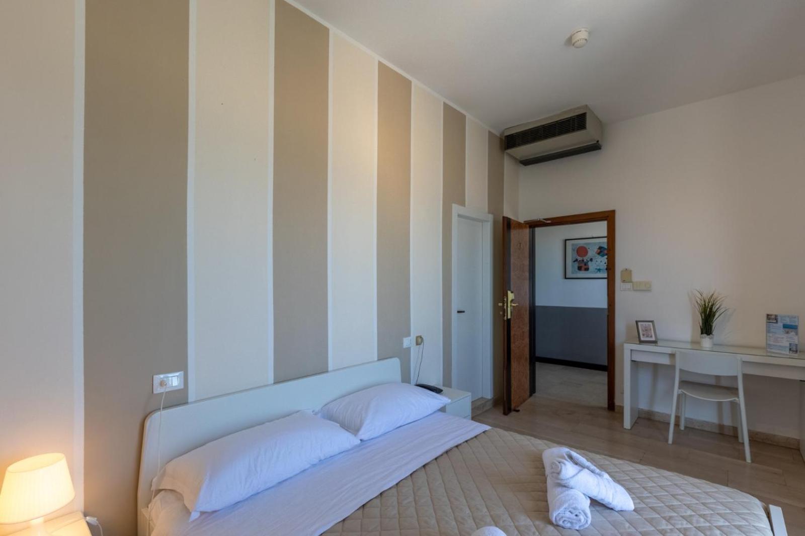 Grand Meeting Hotel Rimini Ngoại thất bức ảnh