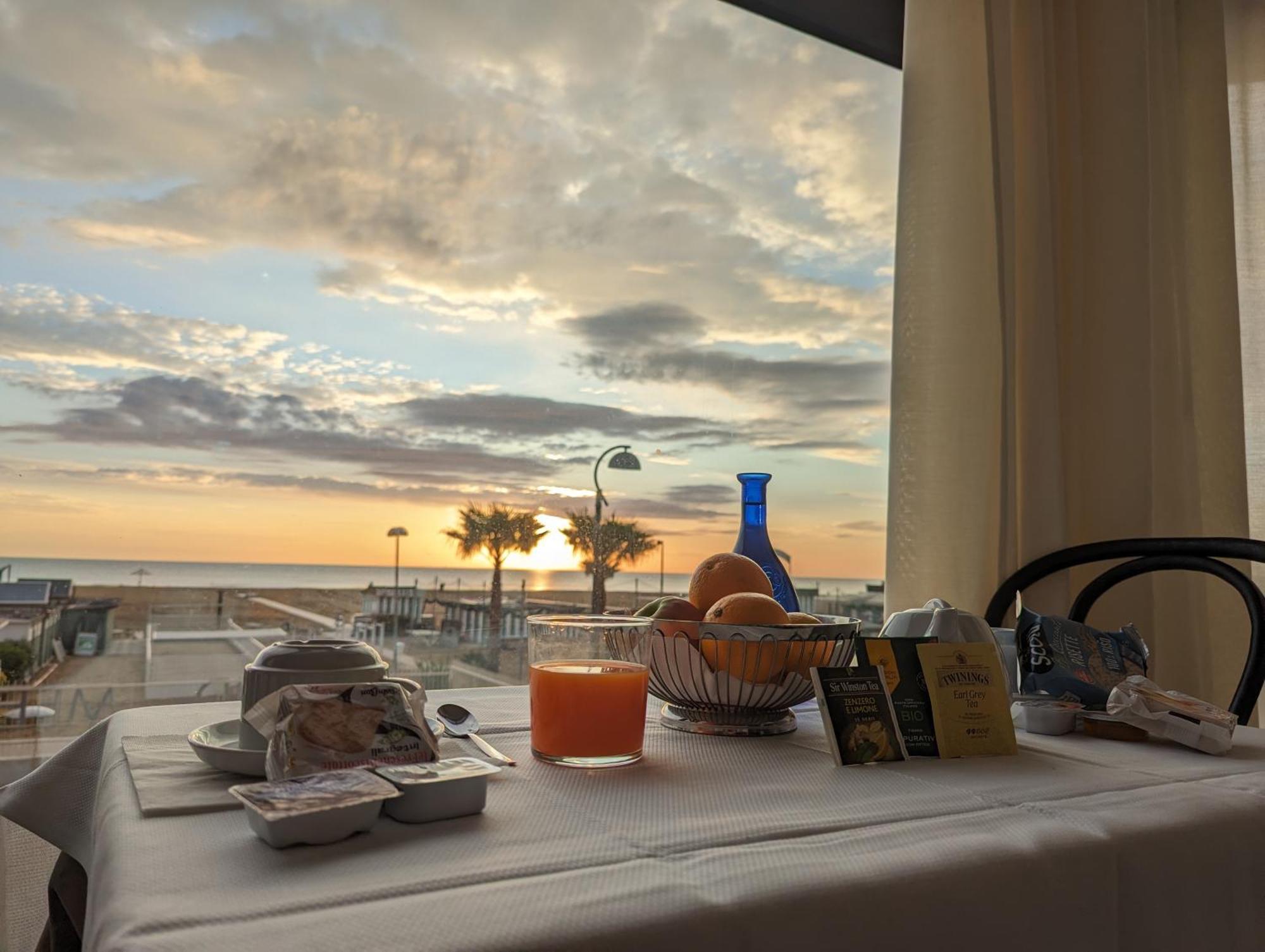 Grand Meeting Hotel Rimini Ngoại thất bức ảnh