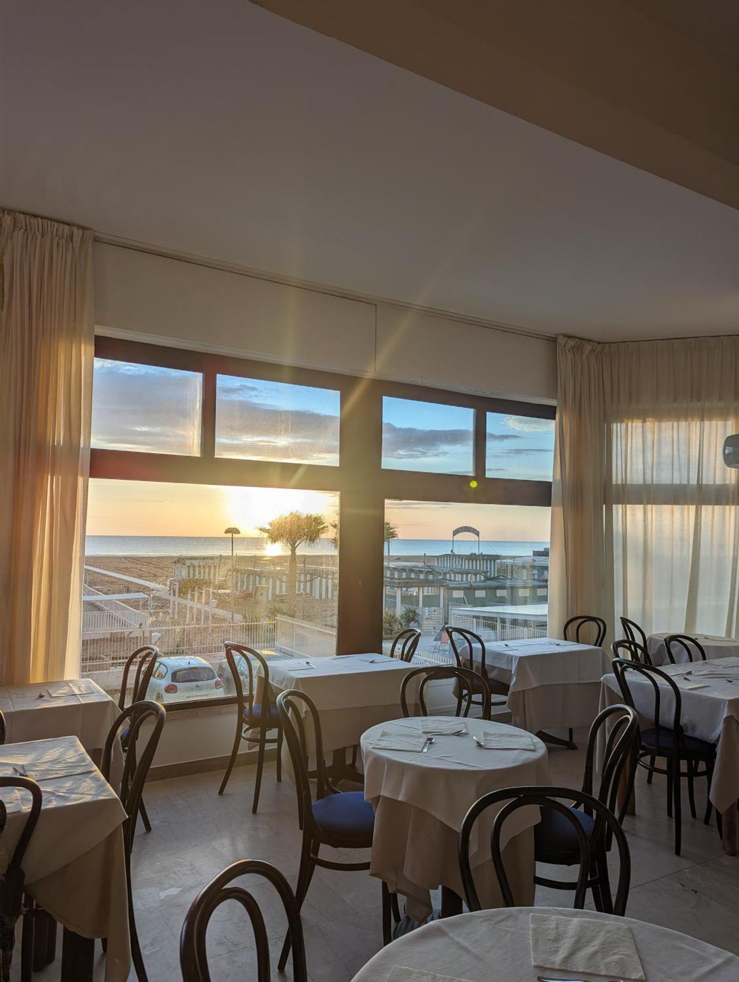 Grand Meeting Hotel Rimini Ngoại thất bức ảnh